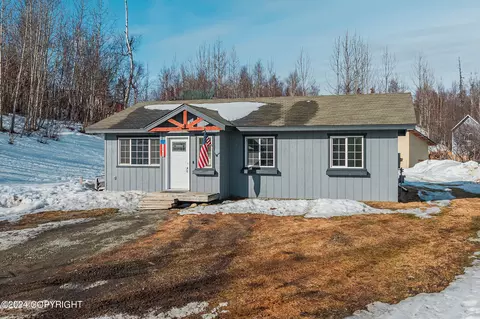 5421 W Hollywood Rd, Wasilla, AK 99623