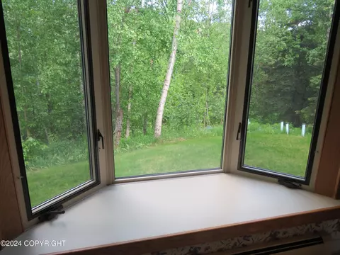 Living - 14741 Terrace Ln, Eagle River, AK 99577 photo 2 of 3