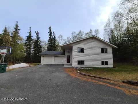 5613 Dalzell Cir, Anchorage, AK 99507