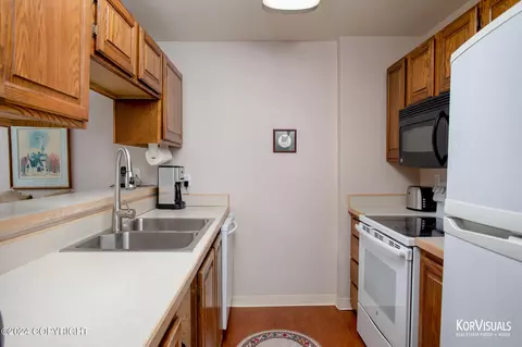 Kitchen - 310 E 11th Ave # 111, Anchorage, AK 99501 photo 2 of 3
