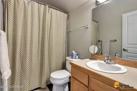 Bath - 3003 Cheyenne Ct # 2, Anchorage, AK 99507 photo 3 of 3