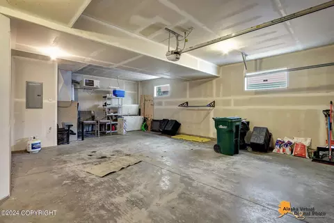 Exterior - 3003 Cheyenne Ct # 2, Anchorage, AK 99507 photo 4 of 8