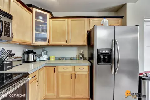 Kitchen - 3003 Cheyenne Ct # 2, Anchorage, AK 99507 photo 4 of 5