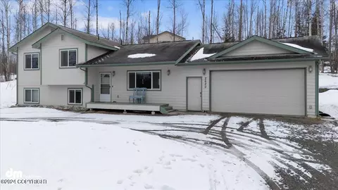 2620 S Desiree Cir, Wasilla, AK 99623