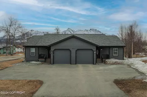 1005 S Lucas Way, Palmer, AK 99645