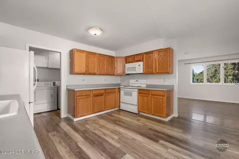 16046 Mammoth Ct, Eagle River, AK 99577 photo 10