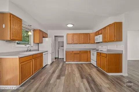 16046 Mammoth Ct, Eagle River, AK 99577 photo 9