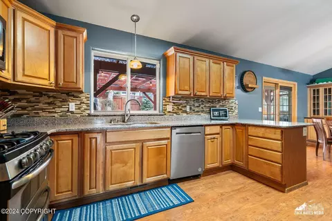 Kitchen - 19721 Revilla Cir, Eagle River, AK 99577 photo 9 of 9