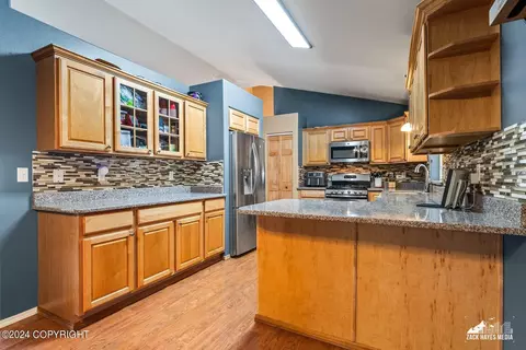 Kitchen - 19721 Revilla Cir, Eagle River, AK 99577 photo 2 of 9