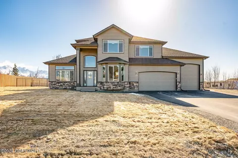 5292 E Barn Cir, Wasilla, AK 99654