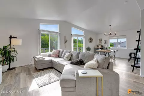 1744 Concord Hill Dr, Anchorage, AK 99515
