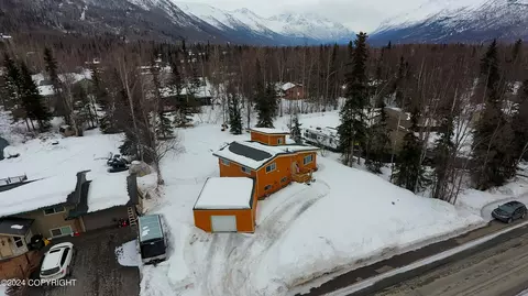 10227 Wren Ln, Eagle River, AK 99577 photo 3