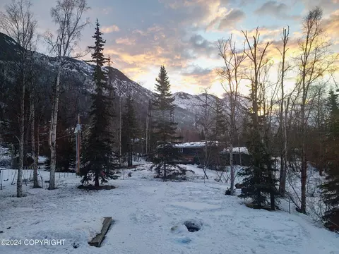10227 Wren Ln, Eagle River, AK 99577 photo 5
