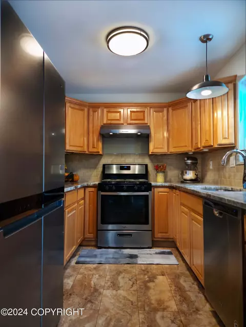 10227 Wren Ln, Eagle River, AK 99577 photo 14