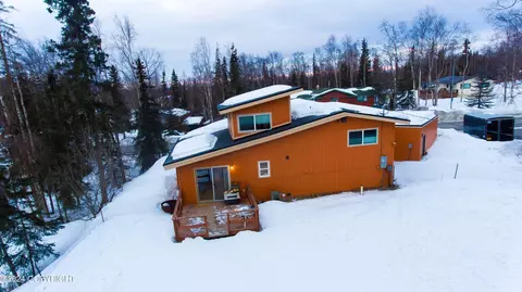 10227 Wren Ln, Eagle River, AK 99577 photo 2