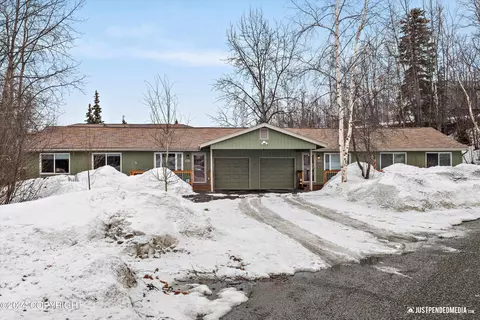 17201 Kantishna Dr, Eagle River, AK 99577