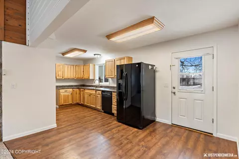 Kitchen - 17201 Kantishna Dr, Eagle River, AK 99577 photo 1 of 5