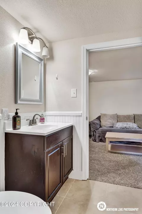 4413 E 7th Ave, Anchorage, AK 99508 photo 17