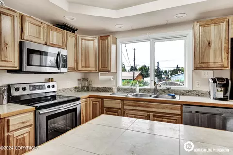 4413 E 7th Ave, Anchorage, AK 99508 photo 10