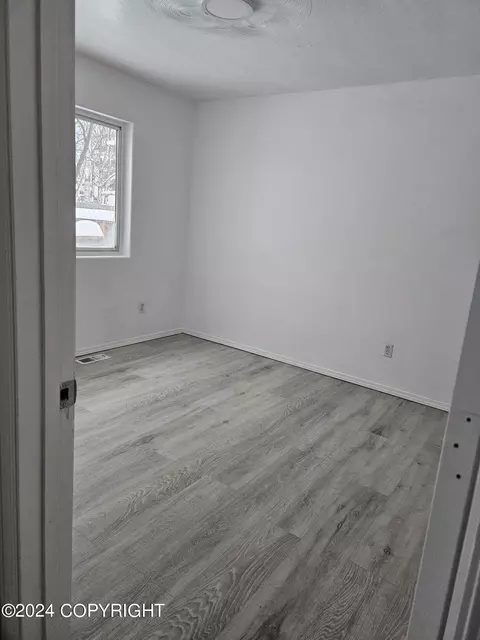 3111 E 41st Ave, Anchorage, AK 99508 photo 5