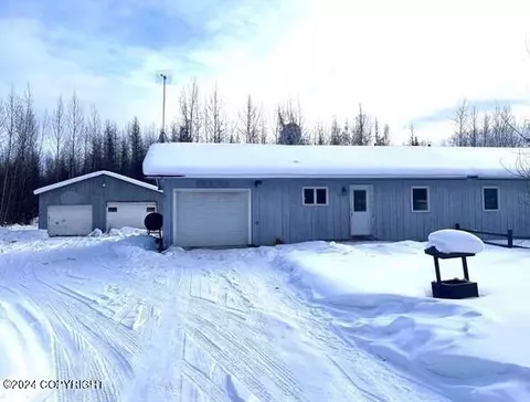 2196 Planters Ln, North Pole, AK 99705