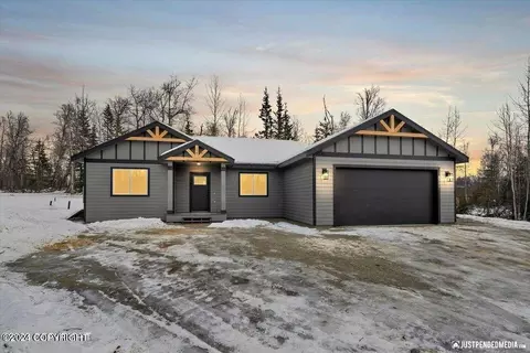 8233 W Aurora Heights Loop, Wasilla, AK 99623