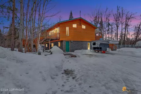 13214 E Wycoff Dr, Palmer, AK 99645