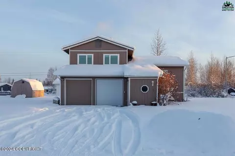 920 Nordic St, North Pole, AK 99705