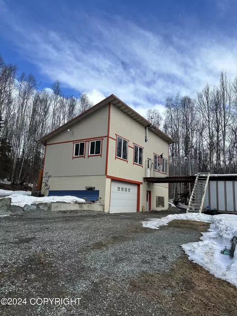 19841 Sunset Blvd, Chugiak, AK 99567