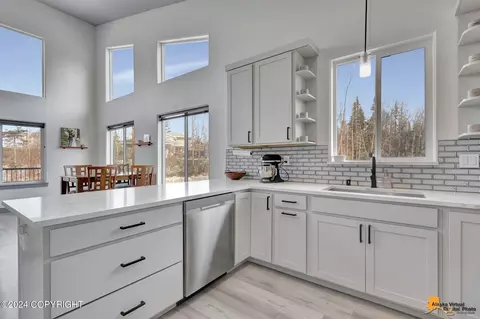 Kitchen - 7571 E Reisner Loop, Palmer, AK 99645 photo 5 of 5