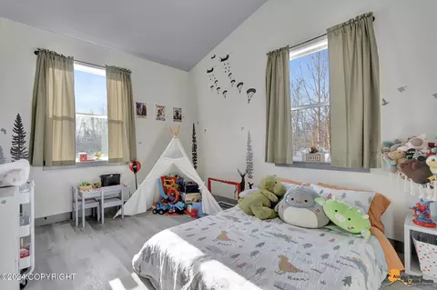 Bedroom - 7571 E Reisner Loop, Palmer, AK 99645 photo 2 of 8