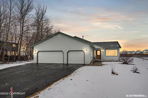 13649 E Grassland Cir, Palmer, AK 99645