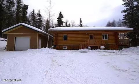1102 Violet Dr, Fairbanks, AK 99712
