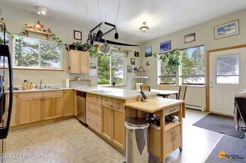 Kitchen - 156 Echo Ridge Dr, Girdwood, AK 99587 photo 2 of 7