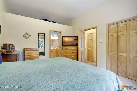 Bedroom - 156 Echo Ridge Dr, Girdwood, AK 99587 photo 4 of 7