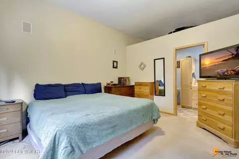 Bedroom - 156 Echo Ridge Dr, Girdwood, AK 99587 photo 3 of 7