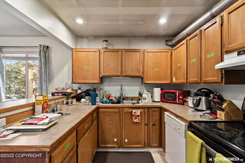 Kitchen - 16929 Coronado St, Eagle River, AK 99577 photo 6 of 7