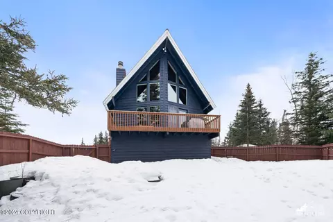 7820 Port Orford Dr, Anchorage, AK 99507