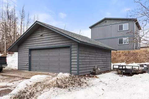 7060 E Patricia Anne Cir, Wasilla, AK 99654