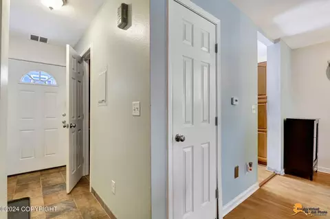 Entry Way - 9220 Glenn Haven Dr # E-4, Anchorage, AK 99502 photo 2 of 3