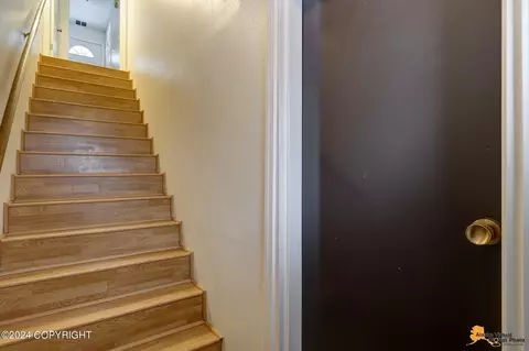 Entry Way - 9220 Glenn Haven Dr # E-4, Anchorage, AK 99502 photo 1 of 3