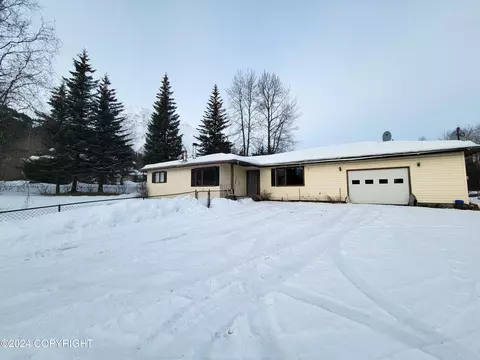 306 Bear Dr, Seward, AK 99664