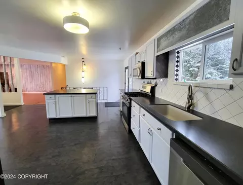 306 Bear Dr, Seward, AK 99664 photo 6