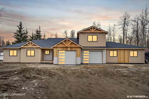 5865 E Porcupine Ave, Wasilla, AK 99654