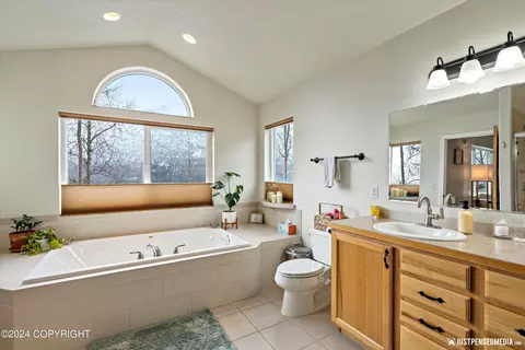 Bath - 20732 Mountain Vista Dr, Eagle River, AK 99577 photo 3 of 7