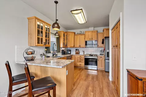 Kitchen - 20732 Mountain Vista Dr, Eagle River, AK 99577 photo 1 of 6