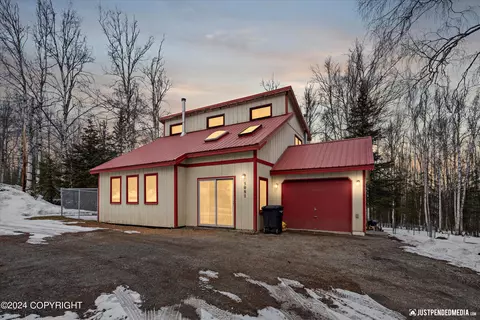 5081 W Lakeside Dr, Wasilla, AK 99654