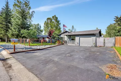 3742 Robin St, Anchorage, AK 99504