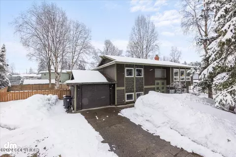 3023 Ambergate Dr, Anchorage, AK 99504