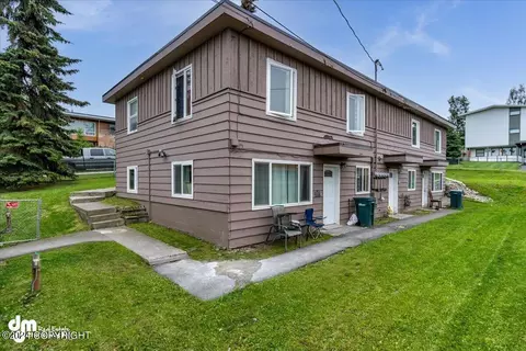 104 Fireoved Dr, Anchorage, AK 99508
